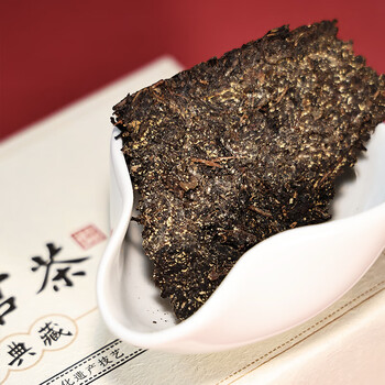 泾渭茯茶黑茶 过节礼盒 咸阳茯茶 陕西西安特产 金花茯砖茶 大师典藏 900g
