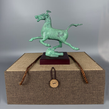 銅製 馬踏飛燕 馬の像 置物 台付き 幅約43cm c08299 铜马踏飞燕摆件-铜
