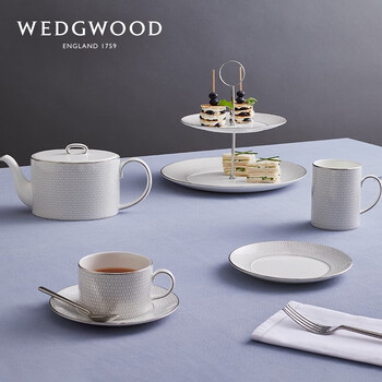 Wedgwood威基伍德金色&白金几何马克杯对杯套盒