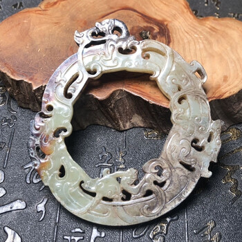 中国　古玉　超大きい玉壁　R97-2 貨幣博物館 | 唐（Tang） 得壹元宝 背上月 内郭に小ヒビ? （‐VF
