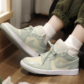 りんごママNIKEナイキ オリーブ/カーキ アドバンテージショートパンツS ナイキ レディース ショートパンツ ウィメンズ NSW ESSNTL WVN