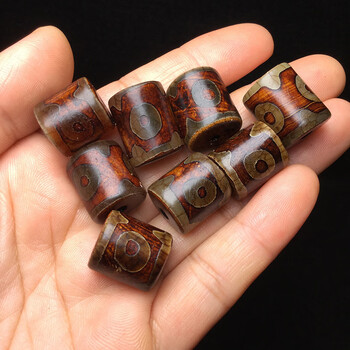 西蔵老礦龍紋紅朱砂虎牙三眼天珠 O1CN013Kv5Ya2KoggVn92zp_!!