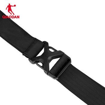 乔丹多口袋大容量斜挎包运动单肩包出游户外旅行包