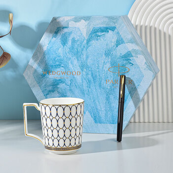 Wedgwood金粉年华蓝色骨瓷马克杯套装300ml +派克威雅XL经典黑金夹墨水笔 