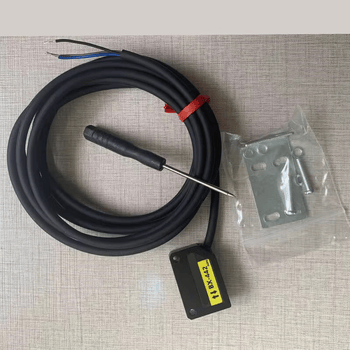 鑫凯辰 方形漫反射激光传感器光电开关聚光可见光小光斑距离可调感应器 BX-442 PNP常开