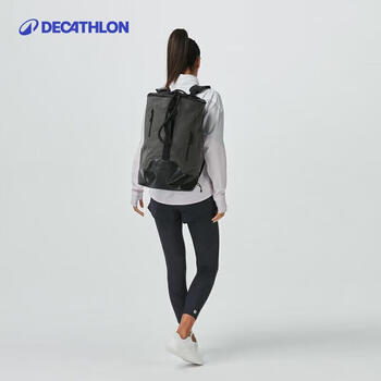 迪卡侬运动包女男拎包斜挎休闲包单肩手提时尚30升水桶包款L 4312762