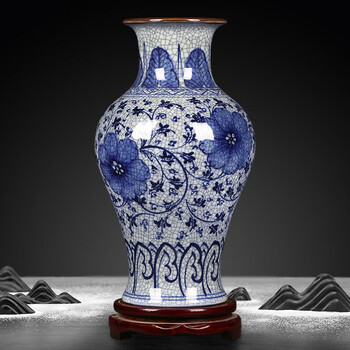 中国，景德镇，青白釉風景画花瓶 景德镇窑青白釉刻花梅瓶- 故宫博物院