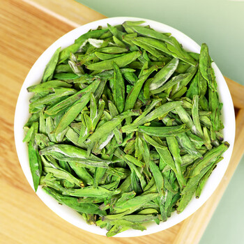 一杯香茶叶绿茶正宗明前龙井茶250g新茶礼盒装高档送礼送长辈老丈人礼品