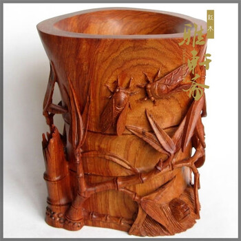 中國筆筒 木雕 WF 74 A finely carved bamboo brush pot<br><br>十八世紀竹雕