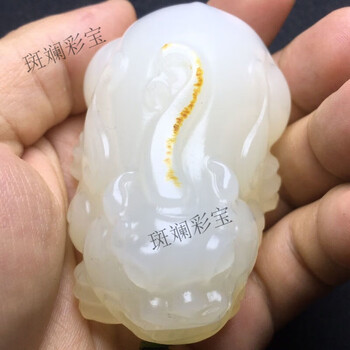 高品質本物！和田玉の置物★青花黄皮の貔貅証明書付き 高品質本物！和田玉の置物☆青花黄皮の貔貅証明書付き