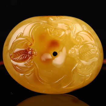 蜜蜡满蜡俏色双面雕平安扣吊坠 重42.17g(含链)