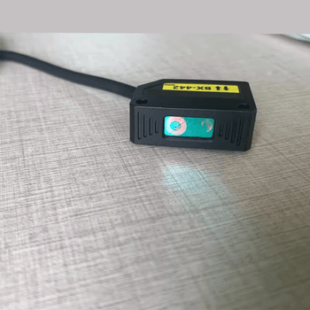 鑫凯辰 方形漫反射激光传感器光电开关聚光可见光小光斑距离可调感应器 BX-442 PNP常开