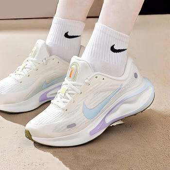 【Nike】ふわっと軽やか★美脚ランスニーカー Nike Women's Air Force 1 Mid 07 