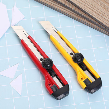 齐心【3把】大号美工刀手工刀裁纸刀 旋钮加强定位 18mm B2804 颜色随机