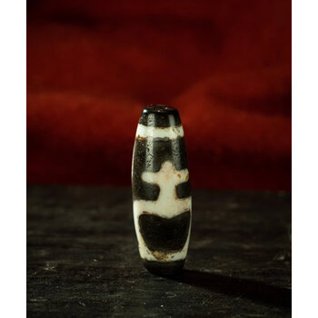 西蔵老礦紅朱砂宝瓶型虎牙天珠 超希少紅朱砂吉祥宝瓶型‼️西蔵老礦紅朱砂宝瓶型龍紋虎牙天珠