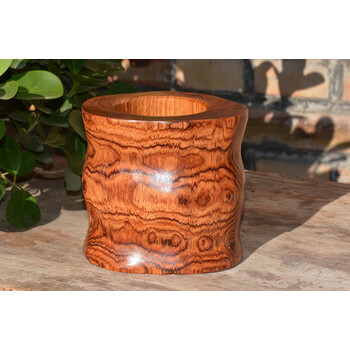 中国古玩 天然木 唐木 花梨　黄花梨 特大筆筒　重2.4kg A HUANGHUALI BRUSHPOT, QING DYNASTY, 17TH/18TH CENTURY 清十