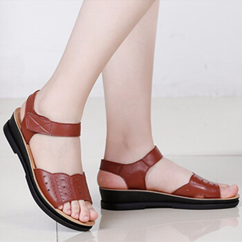 凉鞋女新款加肥特大码中年妈妈凉鞋时尚脚胖女鞋42加大号中老年宽平底