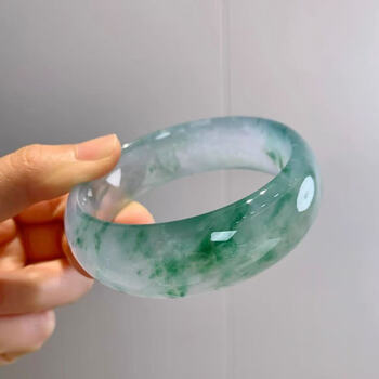 その他】 翡翠氷種丸型細身 緑飘花ラベンダーバングル ?