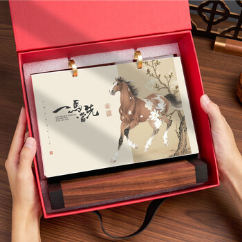 卫美实木高档台历2026马年文创礼品礼盒套装公司年会商务办公创意桌面摆件定制小日历企业logo专版印刷