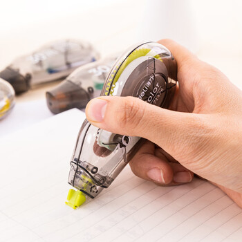 得力(deli)71476 150m大容量学生办公用改正带改错带涂改带修改带 顺滑不断带修正带(5个修正带/卡) 1卡装 得力(deli)71476 150m大容量学生办公用改正带改错带涂改带修改带 顺滑不断带修正带(5个修正带/卡) 1卡装