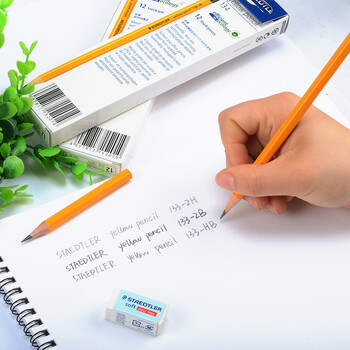 施德楼（STAEDTLER）HB铅笔 经典六角木杆小学生考试涂卡一二年级美术素描绘图笔礼物开学必备用品12支/盒133-HB