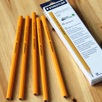 施德楼（STAEDTLER）HB铅笔 经典六角木杆小学生考试涂卡一二年级美术素描绘图笔礼物开学必备用品12支/盒133-HB