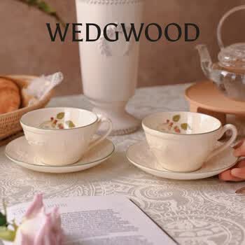 Wedgwood七夕礼物欢愉假日树莓2杯2碟陶瓷咖啡杯碟高颜值茶杯碟可进洗碗机