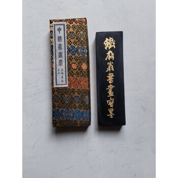 鉄斎翁書畫寶墨 油煙一○一 上海墨廠 経年時代物 古墨 中国墨 中国書画墨 箱入り 固形墨 唐墨 中国 墨 書道 書道具 鉄斎翁書畫寶墨 油煙一○一 上海墨廠 経年時代物 古墨 中国墨 中国書画墨 箱入り 固形墨 唐墨 中国 墨 書道 書道具