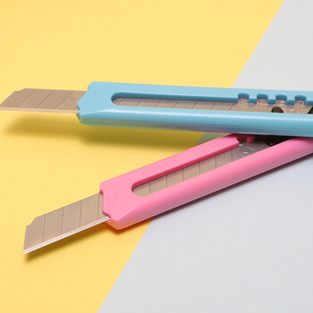 国誉(KOKUYO)进口美工刀小号裁纸刀手工刀片 办公用品 黑色(标准型·刀刃氟涂层)1个 HA-2-SD