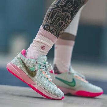 待婉艺阡莆田莆田airzoomlebron20ep詹姆斯20代篮球鞋男防滑耐磨实战