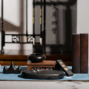 湖颖以文会友升级款 文房四宝毛笔套装书法练习狼羊毫(兼毫毛笔/墨条/砚台/镇尺/笔搁/水碟)年货礼盒 湖颖以文会友升级款 文房四宝毛笔套装书法练习狼羊毫(兼毫毛笔/墨条/砚台/镇尺/笔搁/水碟)年货礼盒