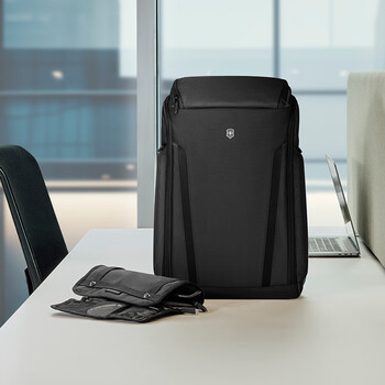 维氏（VICTORINOX）瑞士军刀埃蒙特职业系列15.6英寸商务电脑包翻盖双肩包602153黑色