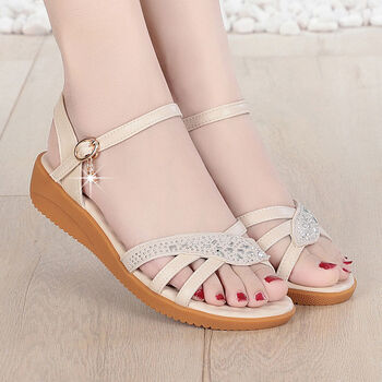 wan夏季软皮女平底凉鞋软底中年百搭水钻凉鞋女 米白色 36