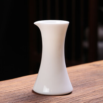 风白瓷小酒壶陶瓷个性创意醒酒器中式家用仿古白酒分酒器双头小酒盅