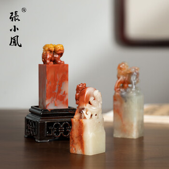 印材　壽山石　竜　アンティー 寿山石｜交龙钮印章印钮圆雕双龙，一龙身雕两龙首，两首向背而吼状，龙