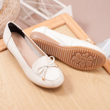 慕卡蜜船鞋一脚蹬中老年女款平跟船鞋中年女士牛筋底妈妈鞋真皮软底