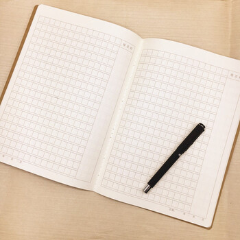 牛皮纸大作业本16k大号内页作文格 b5中学生方格日记本 宽格作文本 5