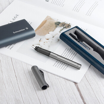 施耐德（Schneider）钢笔学生成人直液式练字笔男女生日礼物办公商务签字墨水笔经典Base系列-深空灰M尖161295