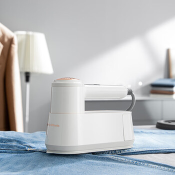 摩飞电器（Morphyrichards）手持高温消毒器 手持除螨挂烫机 祛球器电熨斗两用 家用小型蒸汽熨衣机杀菌除螨 MR2032 椰奶白