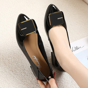 真皮浅口尖头方扣单鞋牛漆皮低跟平底妈妈女鞋牛筋软底小皮鞋黑色42