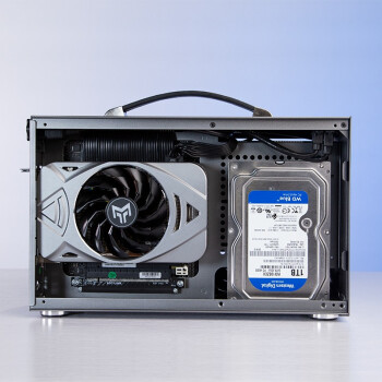 超频三(PCCOOLER)蜂鸟1 I100CG PRO钛灰色 mini ITX机箱（Type-C接口/支持SFX电源/17*17以内主板）