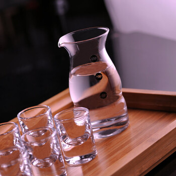
                                        创意白酒杯 无铅酒具烈酒茅台杯 玻璃小酒杯分酒器套装送礼佳品 鸭嘴公杯厚底白酒杯                