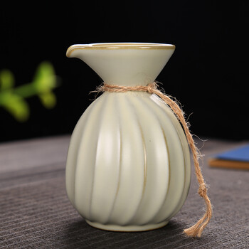 汝窑陶瓷酒瓶半斤浮雕空瓶黄酒白酒酒罐仿古小酒壶分酒器个性瓶 天旋