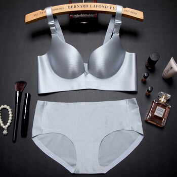 秋冬性感内衣 女无钢圈胸罩无痕聚拢调整小胸厚杯薄文胸套装 银色 80a