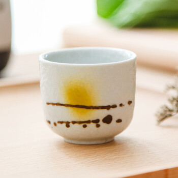 日式釉下彩陶瓷创意小酒杯白酒 家用清酒酒盅杯喝酒杯一口杯 秋黄