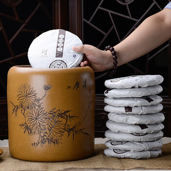 
                                        尊壶 紫砂茶叶罐普洱茶饼罐陶瓷茶缸梅兰竹菊七子饼密封醒茶罐存储茶罐 菊                