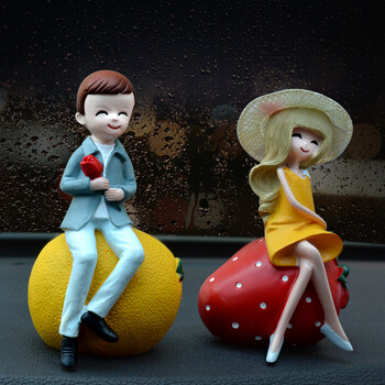 适用于水果恋人情侣汽车摆件车内创意卡通可爱娃娃爱情车载车用装饰