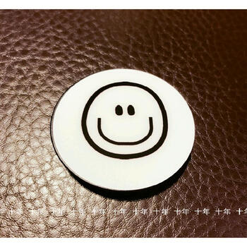 直播神器伸缩气囊支架oppor11/r9s手机架子粘贴式 气囊支架 白底笑脸