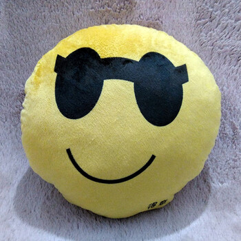 qq表情抱枕 毛绒玩具靠背萌公仔emoji卡通礼物抱枕 得意 38*38cm