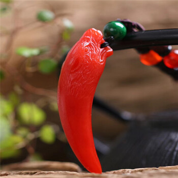 保山料南红玛瑙雕刻豹子牙 狼牙吊坠 尺寸61*12*14毫米